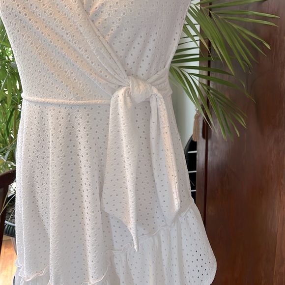 SIGNATURE Robbie Bee White Eyelet Faux Wrap Dress PS - Picture 4 of 6